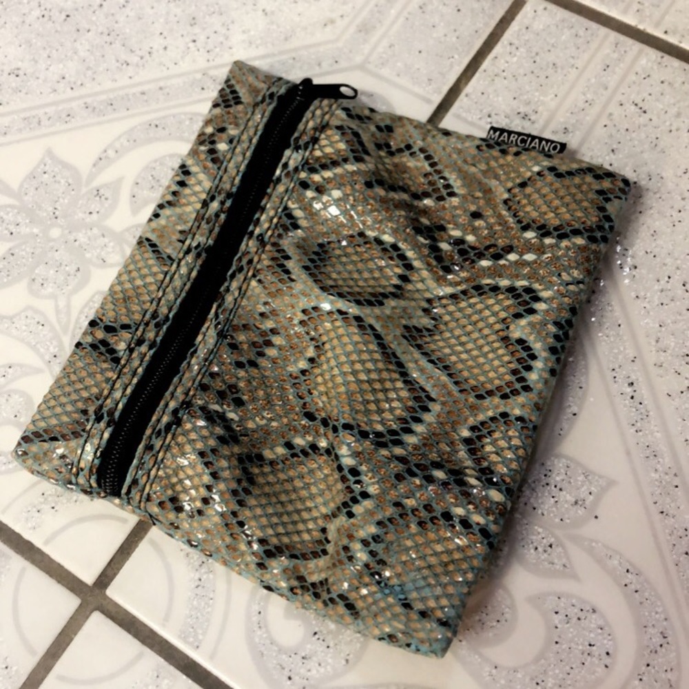 Purse - Picture 3 of 3